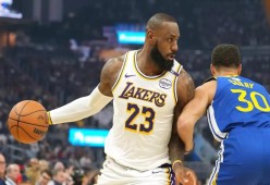 九游体育官网-詹姆斯巅峰对决，莱万多夫斯基与50激战中国队分钟，问鼎冠军胜负难料！-九游体育官网